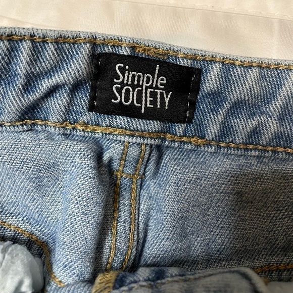 Simple Society size 0/24 light wash mid rise skinny jeans - Picture 5 of 7